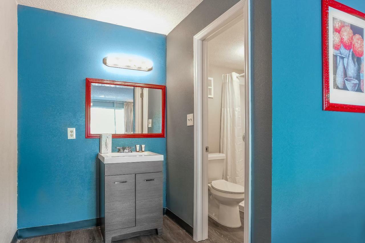 Bayside Inn Pinellas Park - Clearwater Экстерьер фото