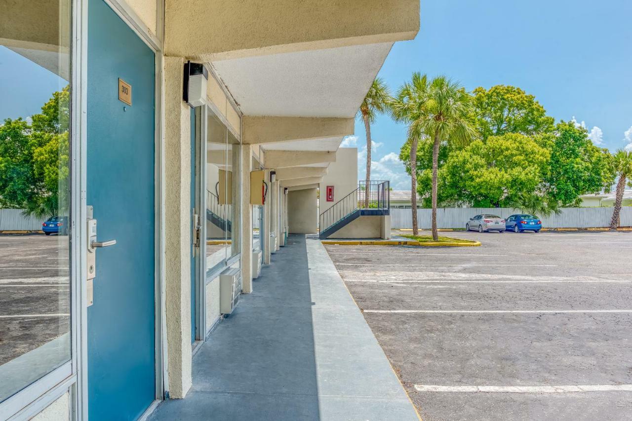 Bayside Inn Pinellas Park - Clearwater Экстерьер фото